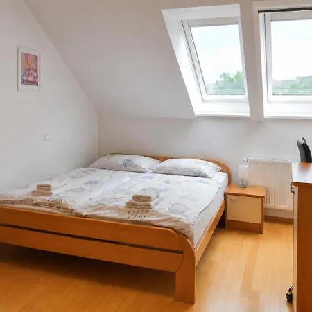 Orchid For 2, Skylight For 2 *