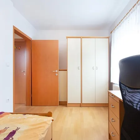 Orchid For 2, Skylight For 2 Kranj