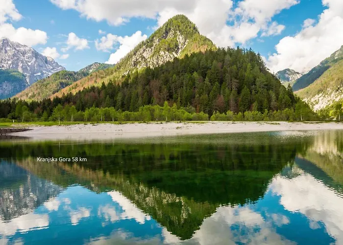 Homestay Orchid For 2, Skylight For 2