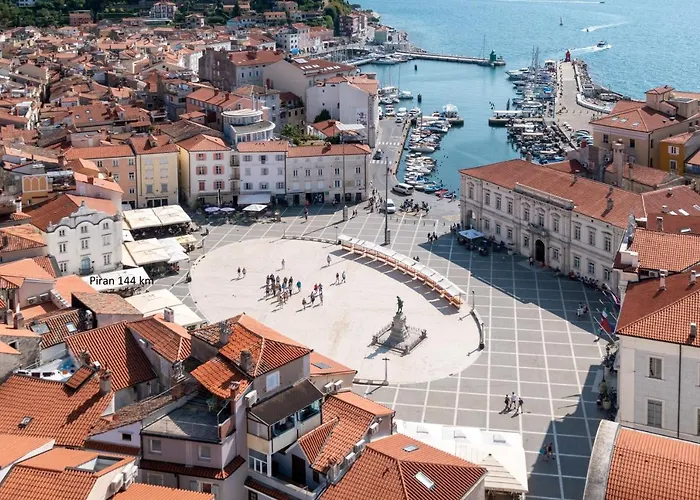 Orchid For 2, Skylight For 2 *