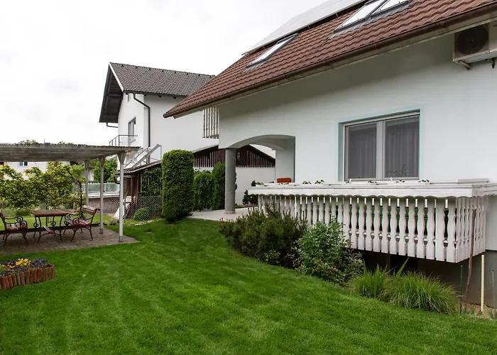 Homestay Orchid For 2, Skylight For 2 *